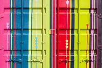 Bunter Frachtcontainer in der Bremer Überseestadt, Bremen, Deut