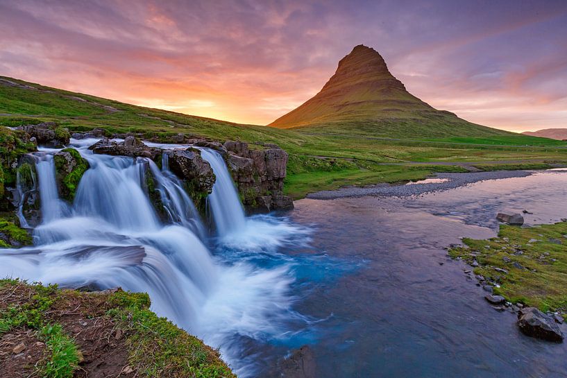 Sonnenuntergang am Kirkjufellsfoss Island von Menno Schaefer