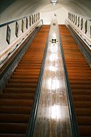 Escalator du métro industriel | Anvers, Belgique | Photographie de rue