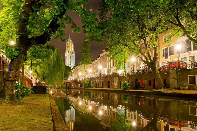 Utrecht Oudegracht: Dom tower from Oudegracht-Tolsteeg side by Martien Janssen