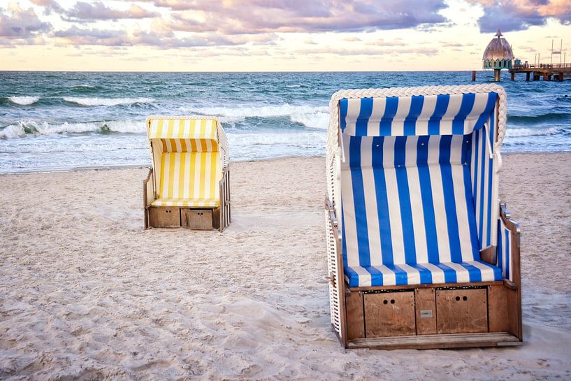 Abends am Strand von Zingst von Claudia Moeckel