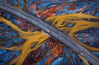 Au-dessus de la rivière colorée