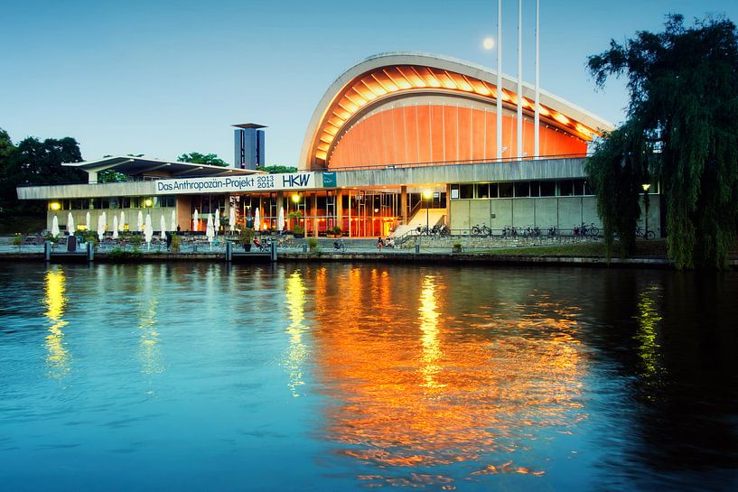 Berlin – Haus der Kulturen der Welt / Spree River by Alexander Voss