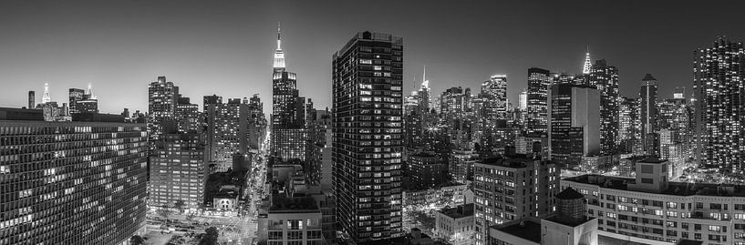 Manhattan Panorama in Black and White by Henk Meijer Photography