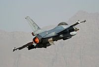 F-16 Let er rip