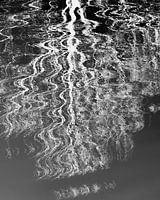 Negative Reflexion Schwarz-Weiß.