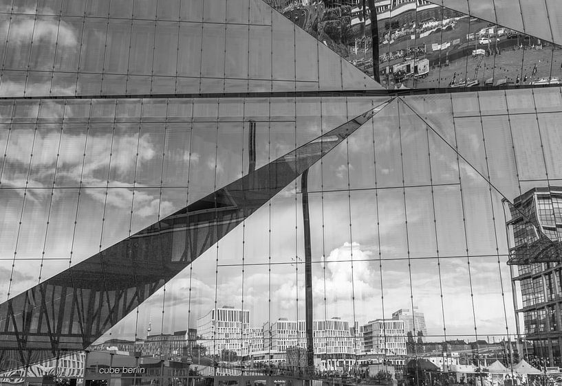 Cube Berlin dans BW par Ilya Korzelius