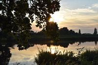 Zonsondergang op de rivier