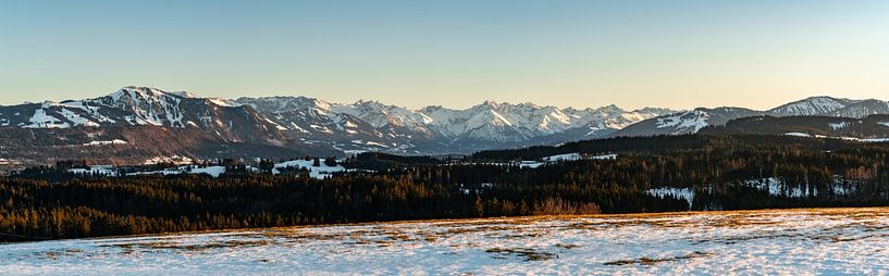 Sonnenuntergang über dem Allgäu von Leo Schindzielorz