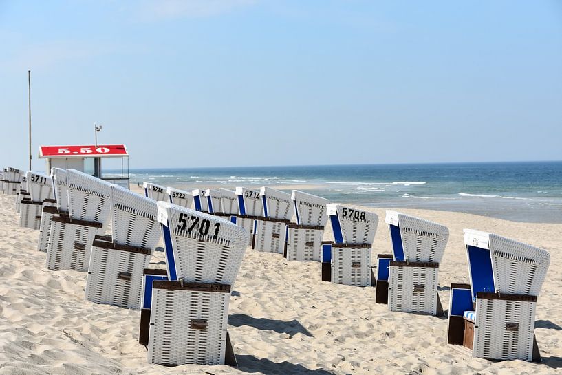 Chaises de plage avec la mer du Nord par David Esser