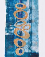 Goldener Kreis Druck auf blauem Hintergrund