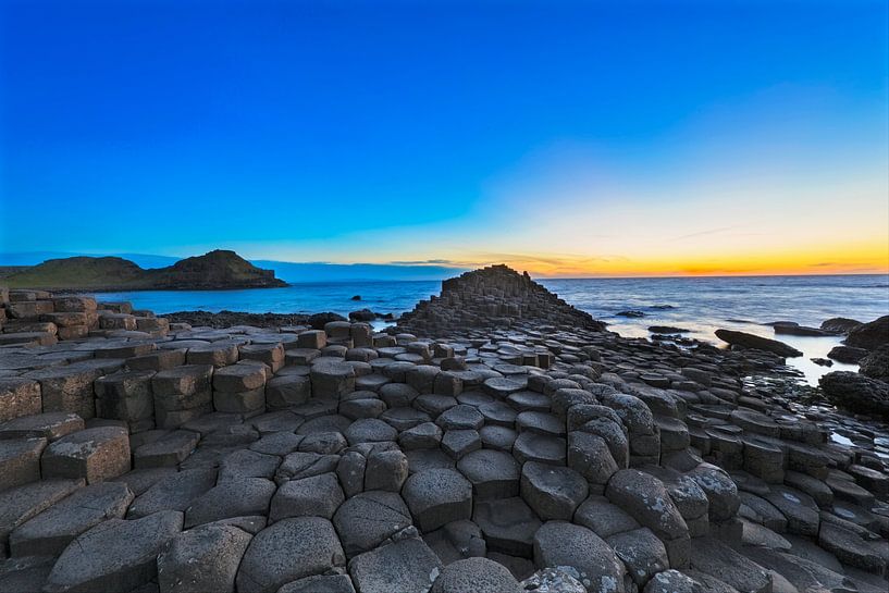 Giantes Causeway Sonnenunterggang in Nordirland von Dieter Meyrl