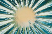 Rayons de lumière dans un motif circulaire abstrait