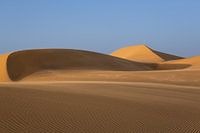 Dune de sable dans le parc national du désert blanc en Égypte