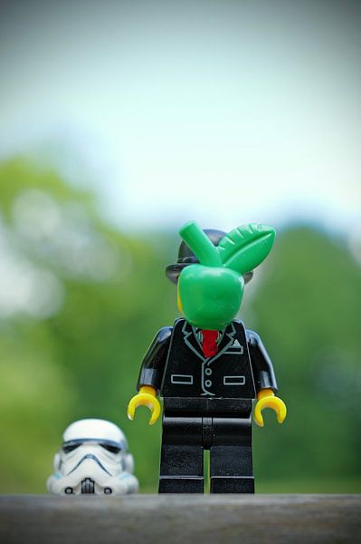 der Mann mit Apple von Eric de Haan