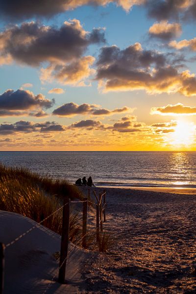 Strand bei Sonnenuntergang von Miranda van Hulst