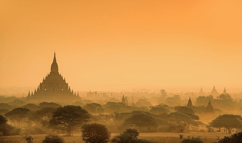 LUMIÈRE DU MATIN, BAGAN par RUSSELL PEARSON