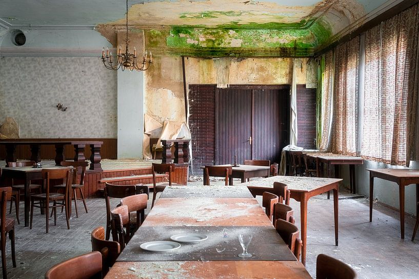 Abandoned Hotel with Mold. by Roman Robroek - Photos of Abandoned Buildings