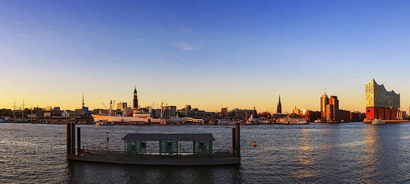 Sunset in Hamburg (Panorama) by Frank Herrmann
