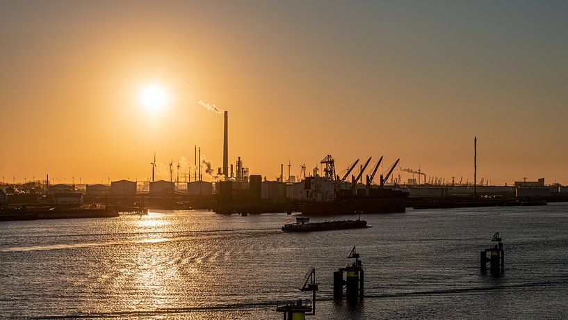 sonnenuntergang im europoort rotterdam von Erik van 't Hof