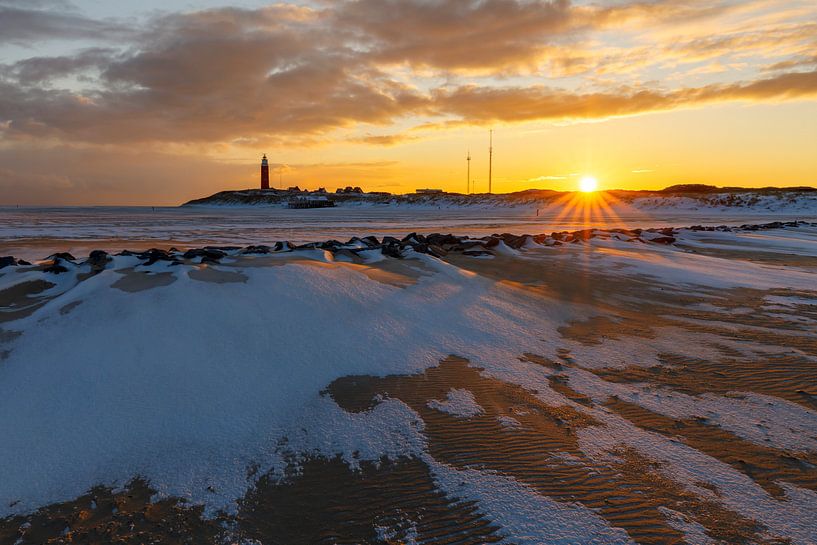 Vuurtoren bij opkomende zon von Karla Leeftink