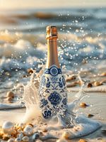 Delfts Blauwe Champagne Fles in de Branding