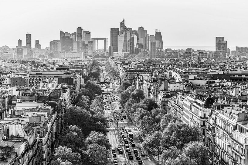 Paris avec la ville de bureaux La Défense - monochrome par Werner Dieterich