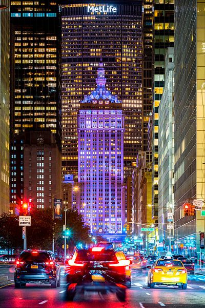 Park Avenue avec le bâtiment Helmsley la nuit, New York par Sascha Kilmer