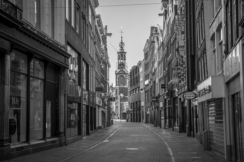 Kalverstraat - Munttoren by Hugo Lingeman