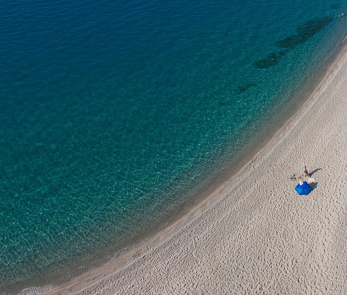 Einsam am Strand von Rene van der Meer