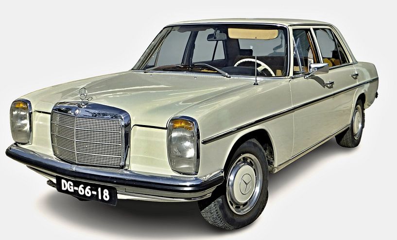 Vintage Mercedes Benz /8 by insideportugal