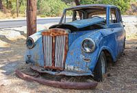 Vieille voiture abandonnée