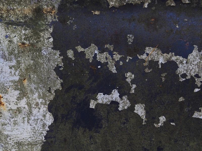 Car wreck with rust 11 by Helene Ketzer