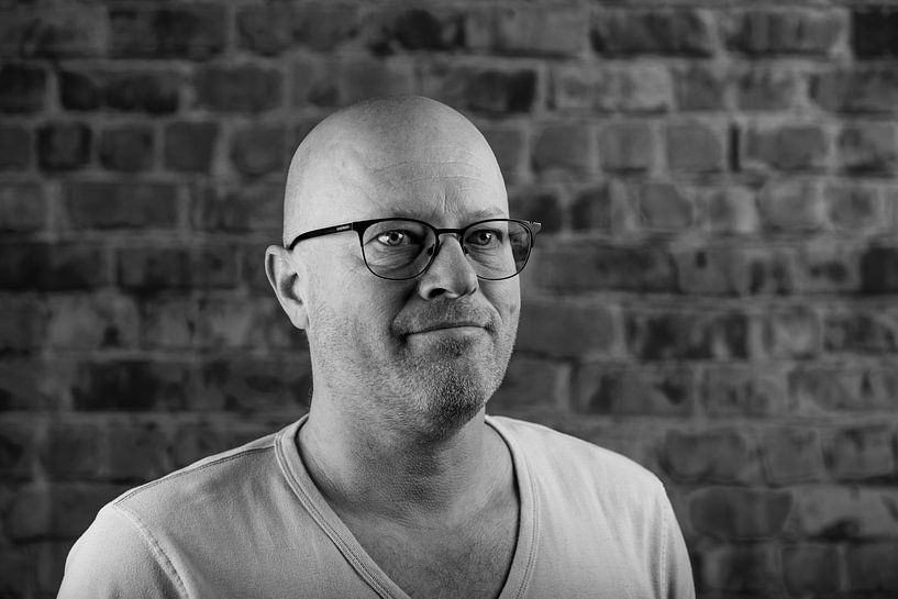 Selbstporträt in schwarz-weiß. von René von Hout