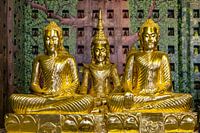 Vergoldete Tempelfiguren im buddhistischen Tempel Prey Nob
