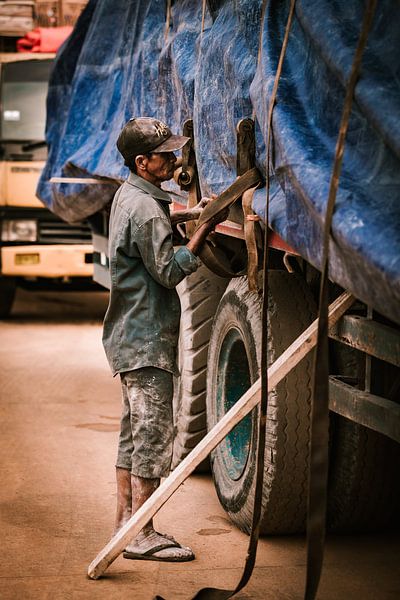 The Rhythm of Survival in Batavia by Kim Stijger