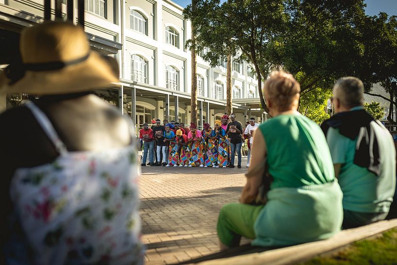 Gumboot dansers in Kaapstad van Bas de Glopper