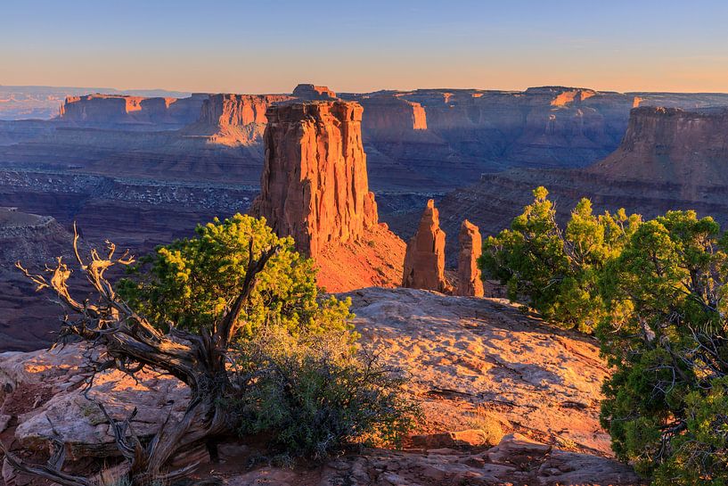 Sonnenaufgang am Marlboro Point, im Canyonlands NP, Utah von Henk Meijer Photography