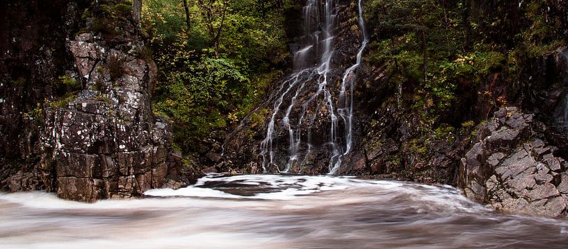 Wasserfall in Glencoe, Schottland von Johan Zwarthoed