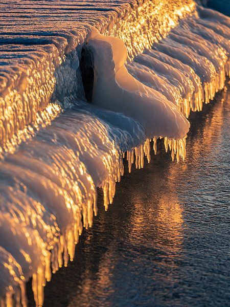 Frozen jetty on the Warnow in Rostock by Rico Ködder