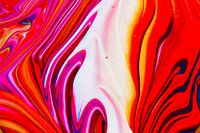 Linien in Rosa und Orange