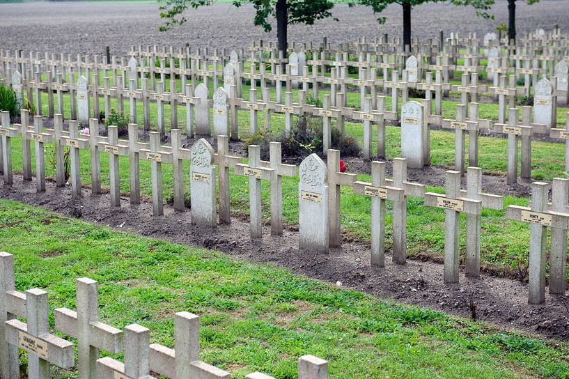 Soldatenfriedhof Zuydcoote von Richard Wareham
