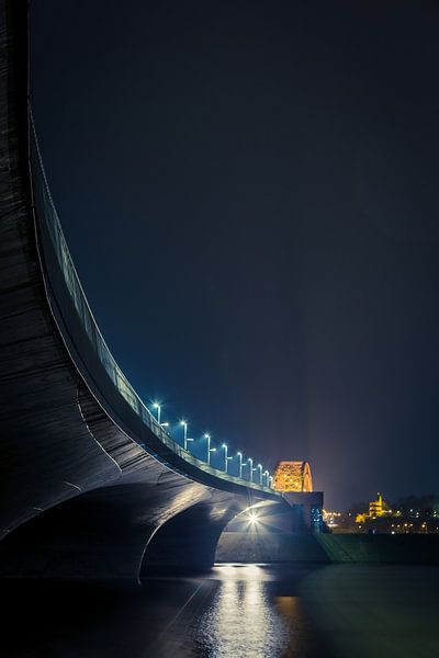 Verlenge Waalbrug by Robert van Grinsven