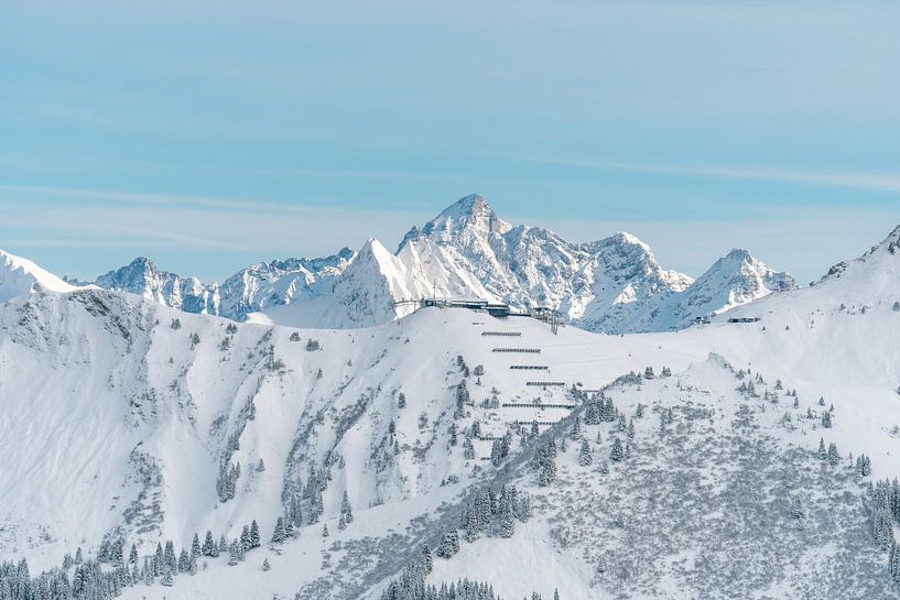 Ritzler mountain railway in winter with snow by Leo Schindzielorz