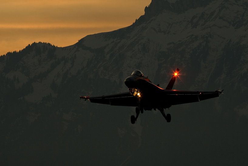 F-18 Nachtlandung von Nico van Remmerden