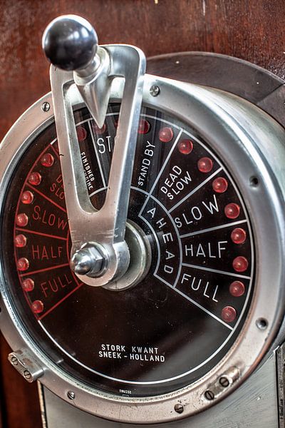 Drosselklappensteuerung auf einem Boot von Eric van Nieuwland