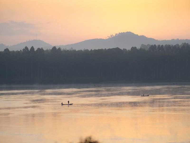 Fischer auf dem Nil in Jinja, Uganda von Teun Janssen