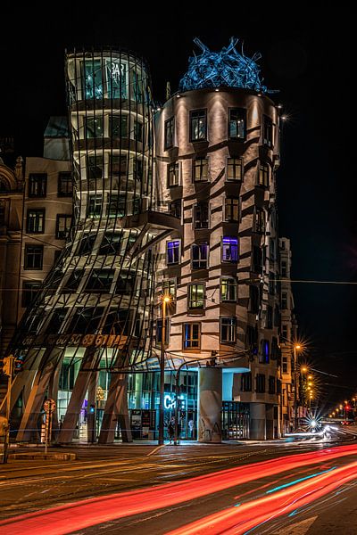 Les tours dansant la nuit par Werner Lerooy