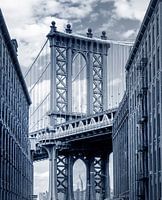 Manhattan Bridge von der Brooklyn Backstreet aus gesehen