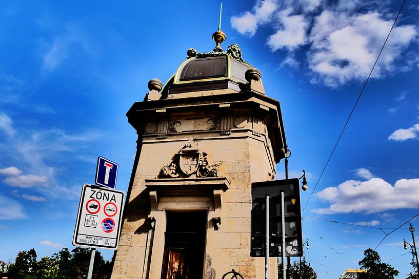 Prag - Gebäude der Brückenwache von Wout van den Berg